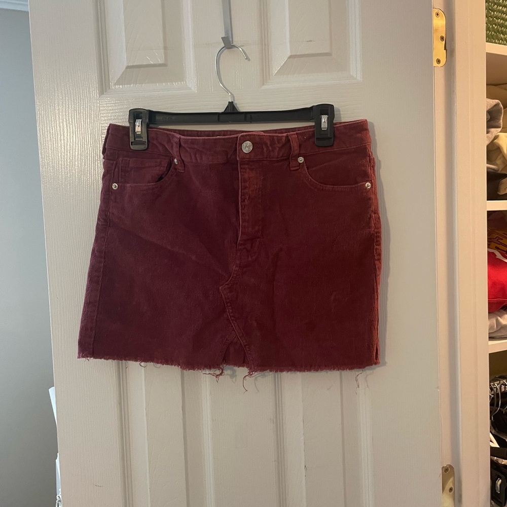 Forever 21 maroon corduroy skirt